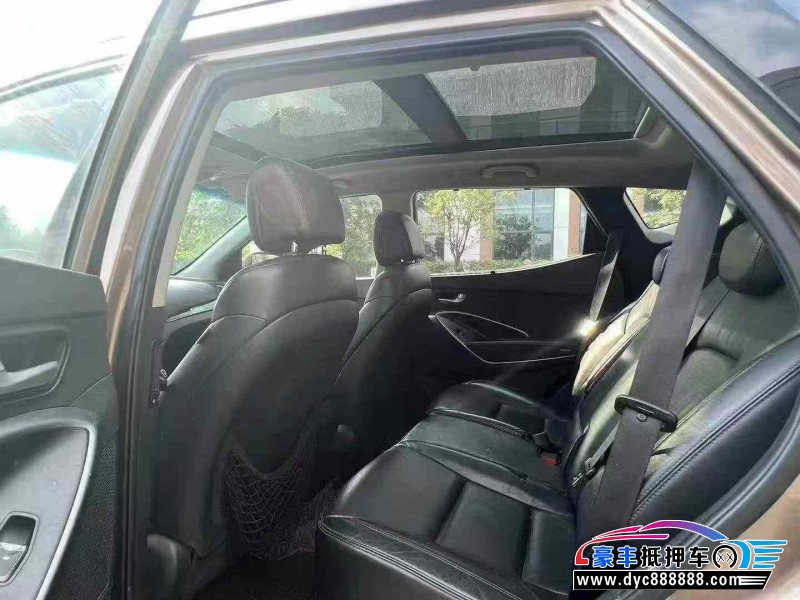 13年现代新胜达轿车抵押车出售