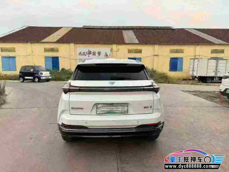 23年哪吒U轿车抵押车出售