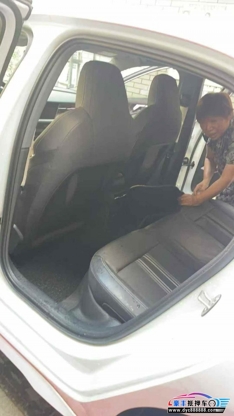 22年奥迪A3轿车抵押车出售