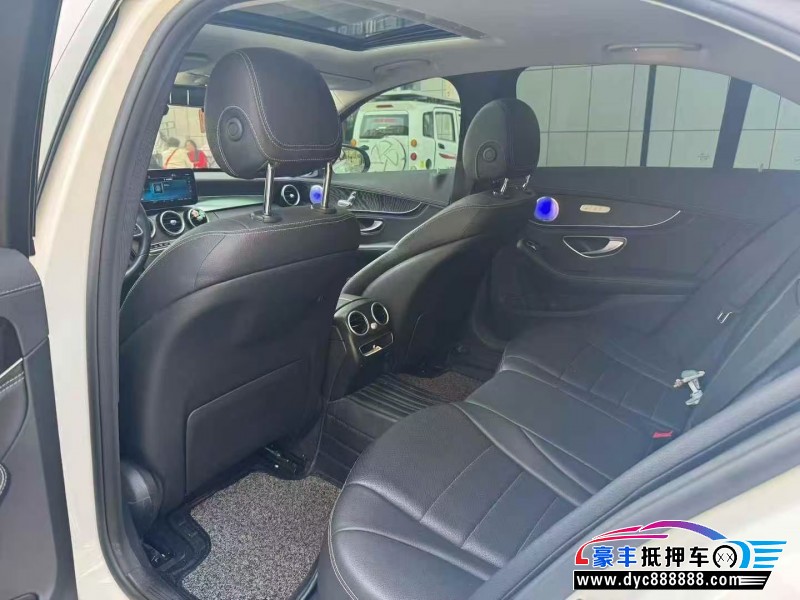 19年奔驰C轿车抵押车出售
