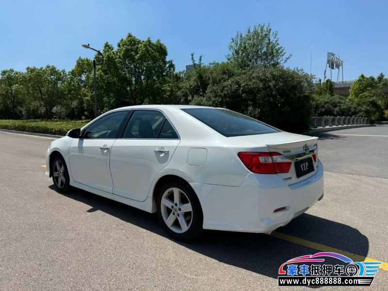 13年丰田凯美瑞轿车抵押车出售