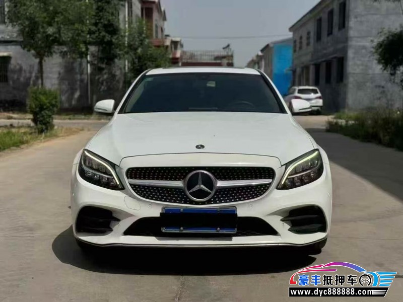 19年奔驰C轿车抵押车出售