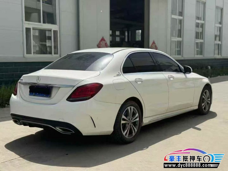 19年奔驰C轿车抵押车出售