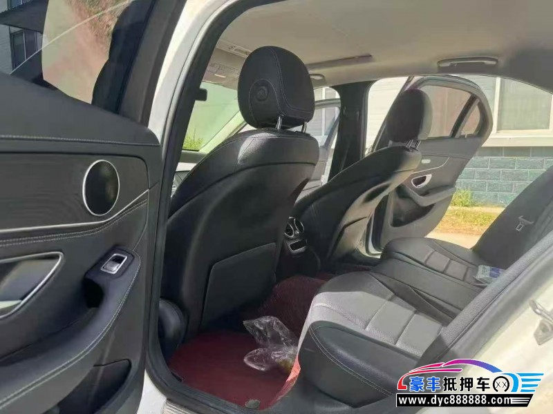19年奔驰C轿车抵押车出售