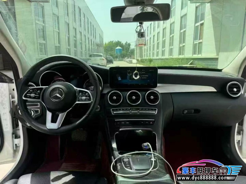 19年奔驰C轿车抵押车出售