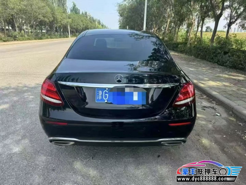 17年奔驰E轿车抵押车出售