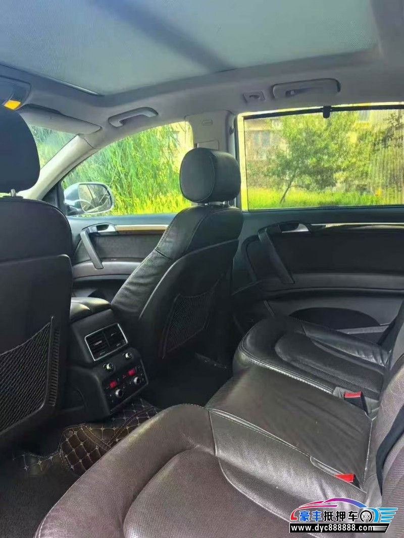 12年奥迪Q7轿车抵押车出售