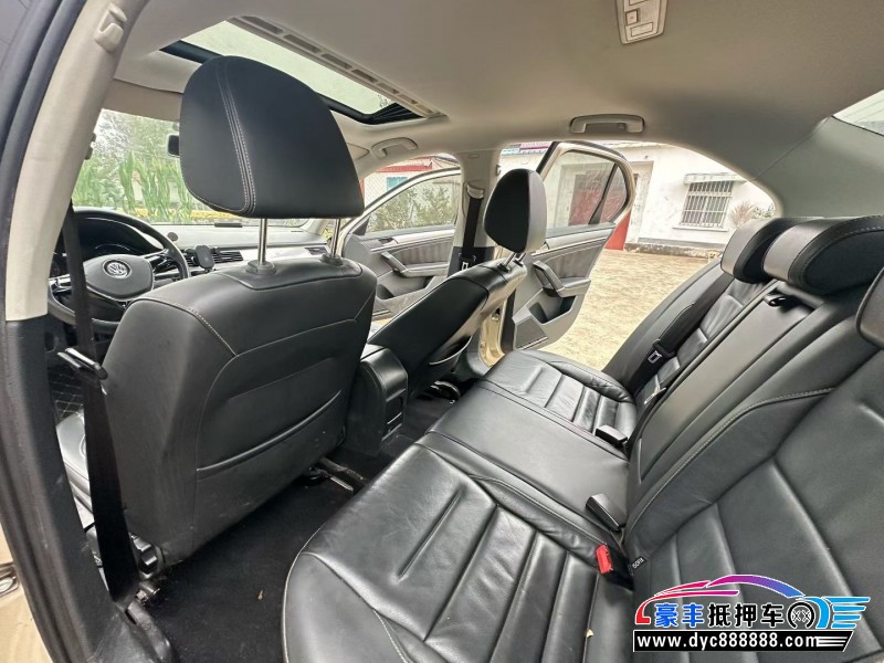 16年大众宝来轿车抵押车出售