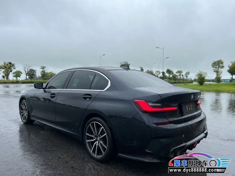 21年宝马3系轿车抵押车出售