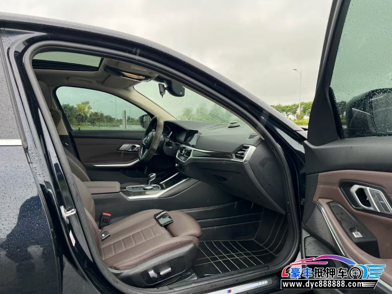 21年宝马3系轿车抵押车出售