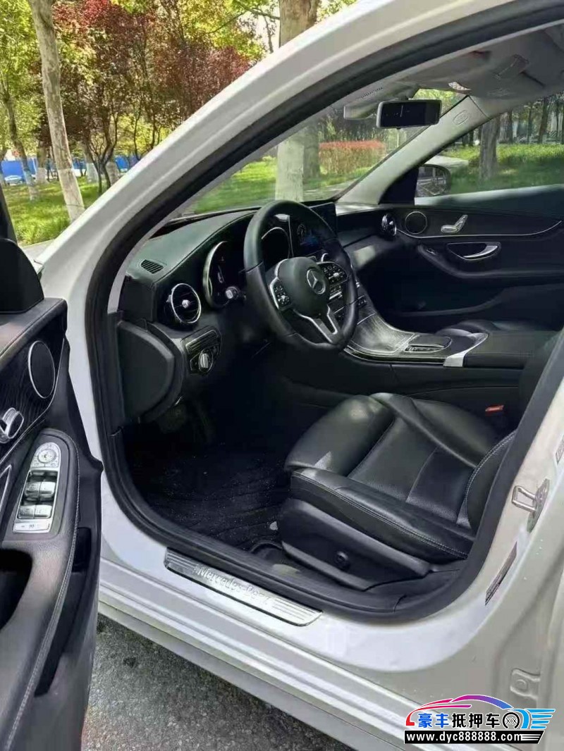 19年奔驰C轿车抵押车出售