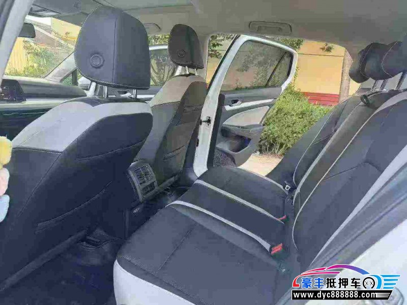 21年大众高尔夫轿车抵押车出售