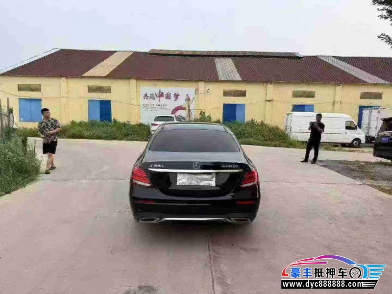 18年奔驰E轿车抵押车出售