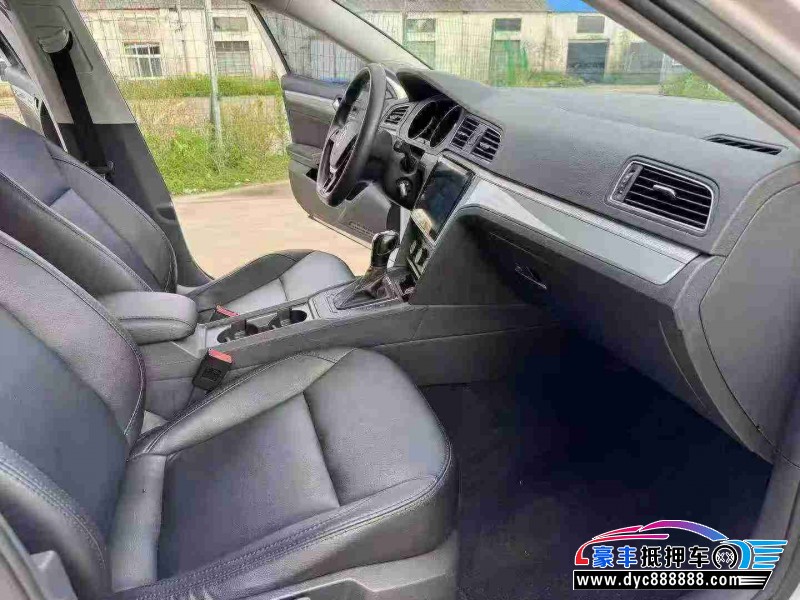 17年大众凌渡轿车抵押车出售