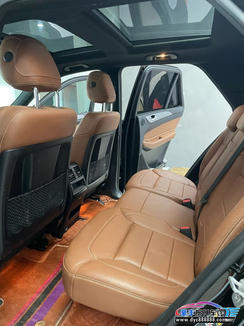 16年奔驰GLE轿车抵押车出售