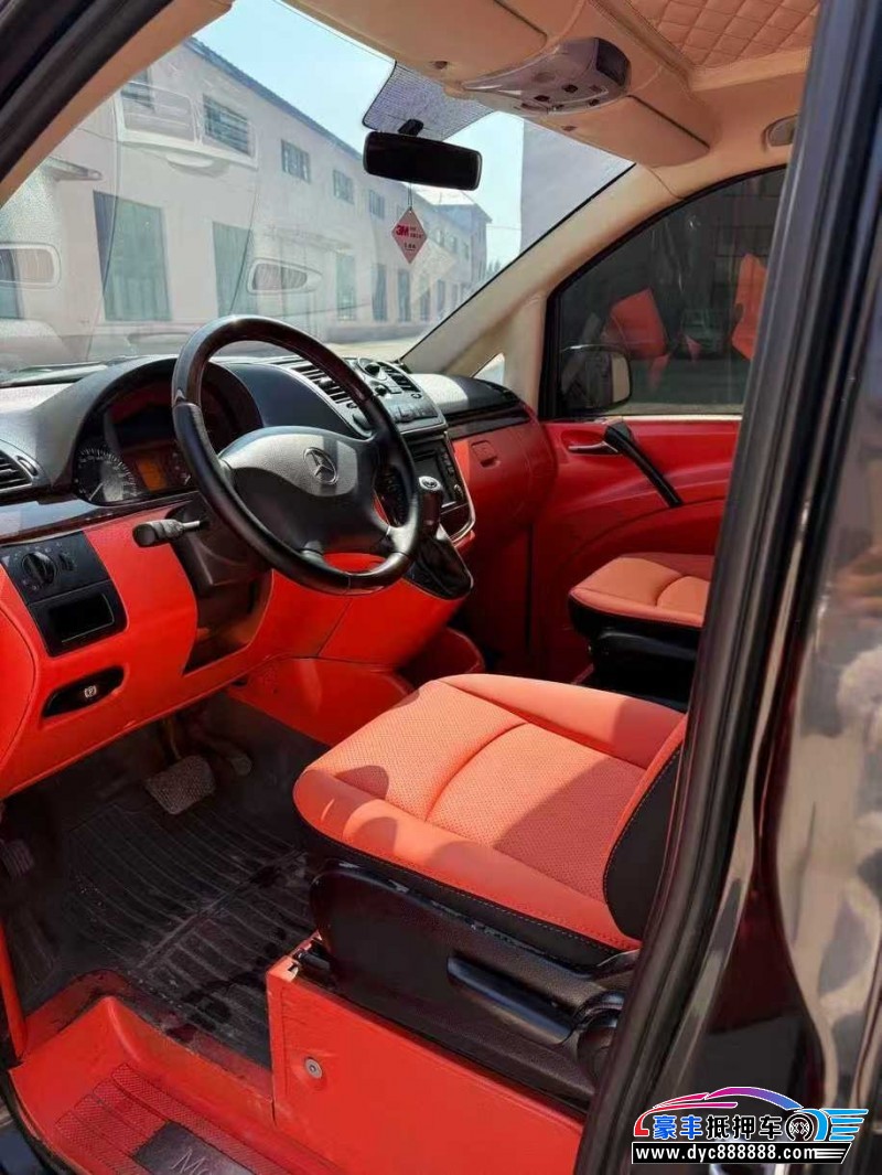 16年奔驰威霆轿车抵押车出售