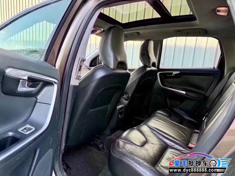 14年沃尔沃XC60轿车抵押车出售