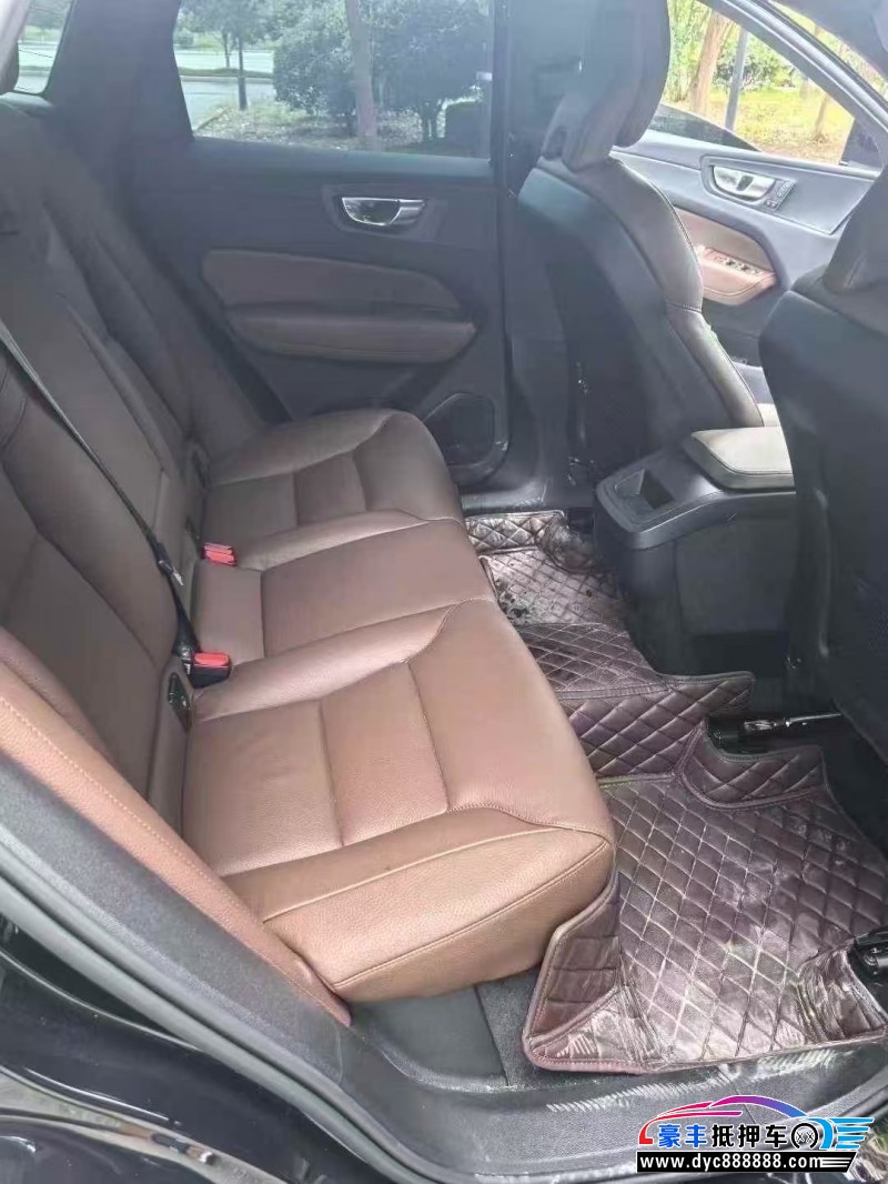 24年沃尔沃XC60轿车抵押车出售
