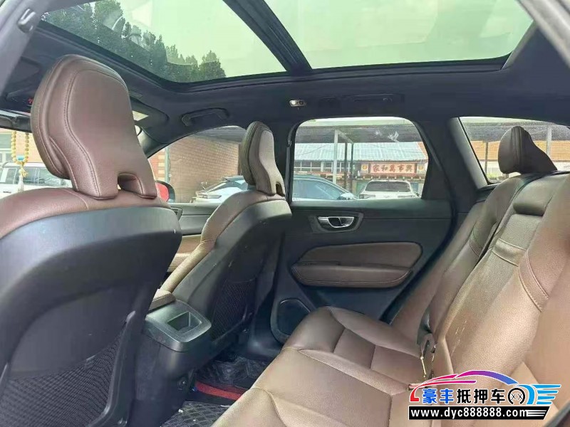 21年沃尔沃XC60轿车抵押车出售