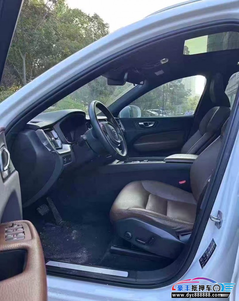 20年沃尔沃XC60轿车抵押车出售