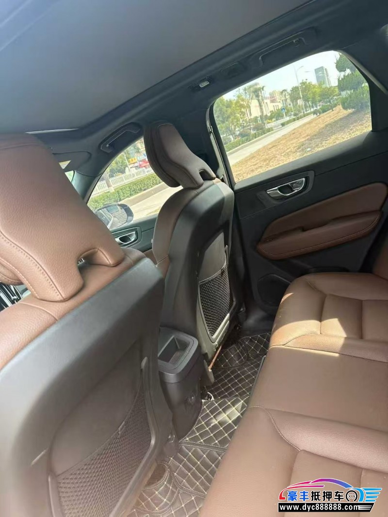 24年沃尔沃XC60轿车抵押车出售