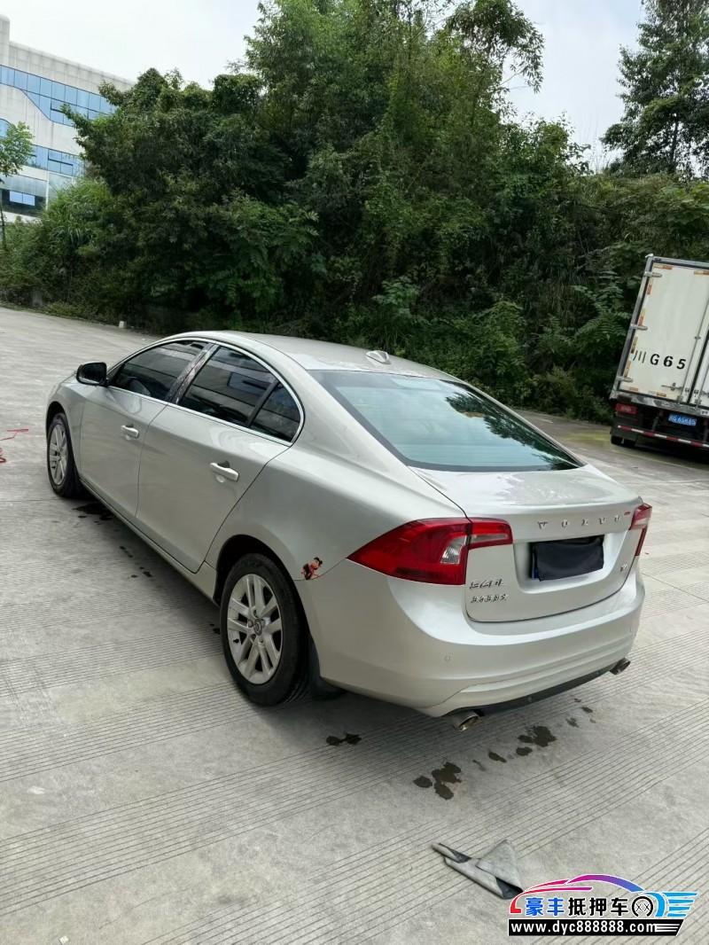 17年沃尔沃S60轿车抵押车出售