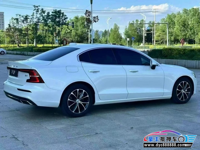 22年沃尔沃S60轿车抵押车出售