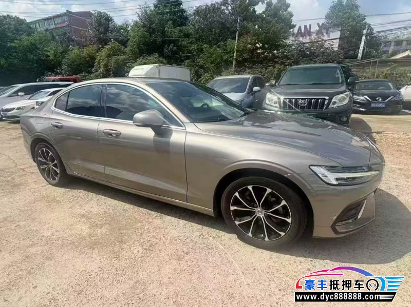 22年沃尔沃S60轿车抵押车出售