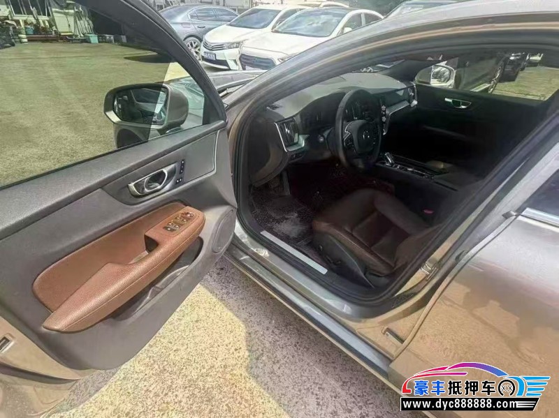 22年沃尔沃S60轿车抵押车出售