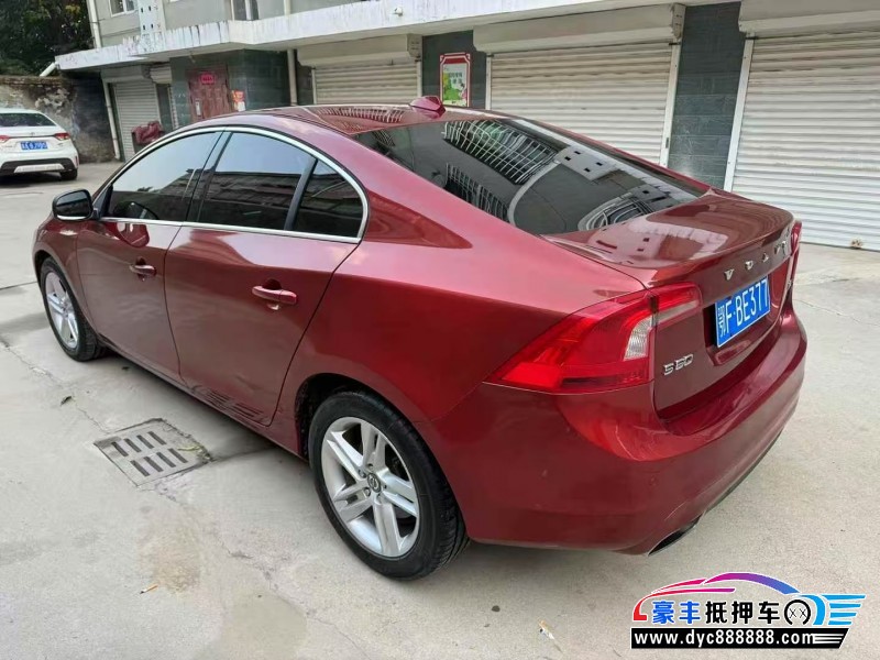 13年沃尔沃S60轿车抵押车出售