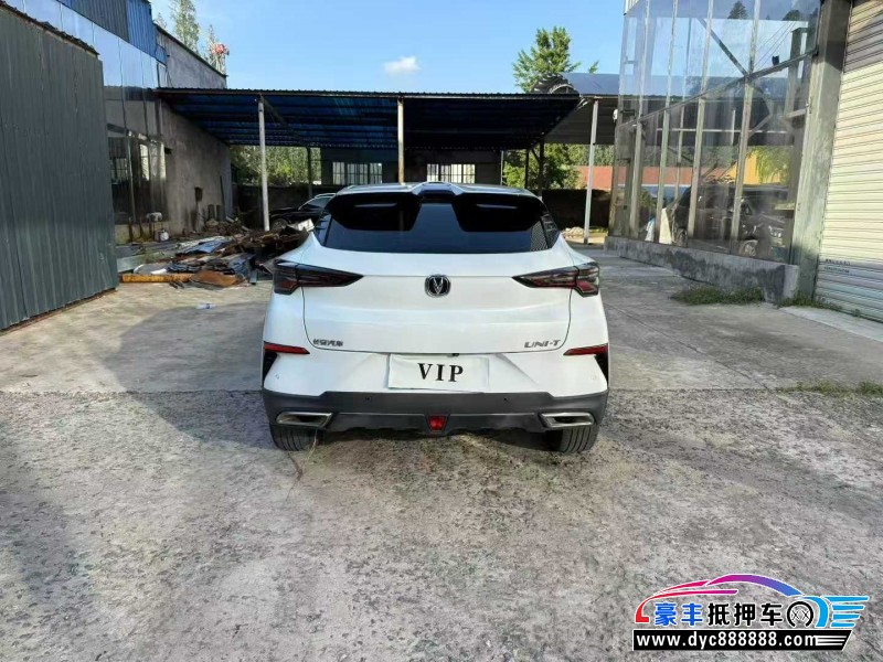 21年长安长安UNI轿车抵押车出售