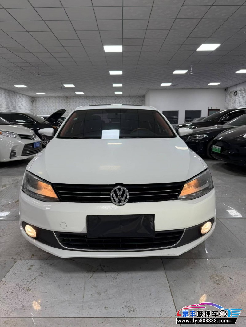 13年大众速腾轿车抵押车出售