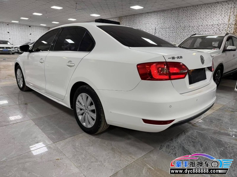 13年大众速腾轿车抵押车出售