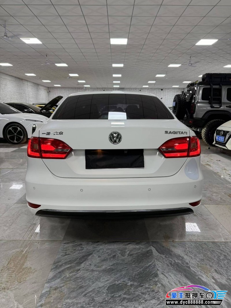 13年大众速腾轿车抵押车出售