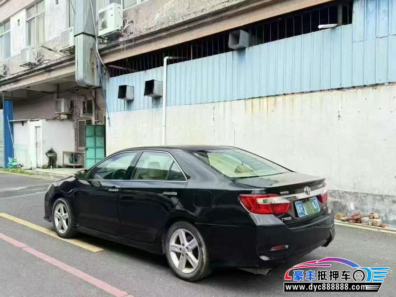 12年丰田凯美瑞轿车抵押车出售