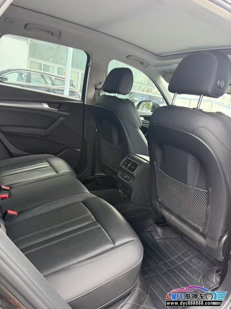 22年奥迪Q5轿车抵押车出售