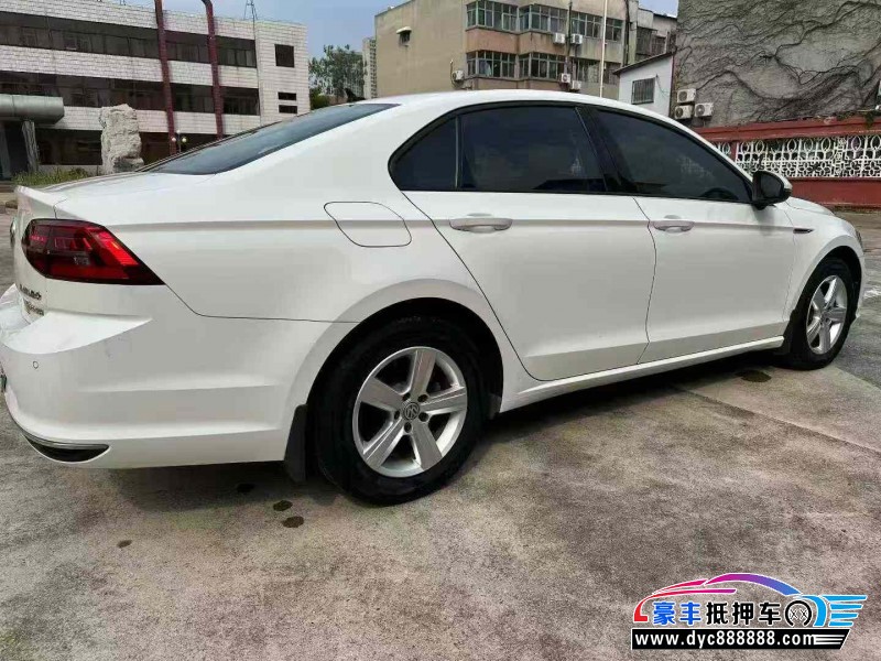 20年大众凌渡轿车抵押车出售