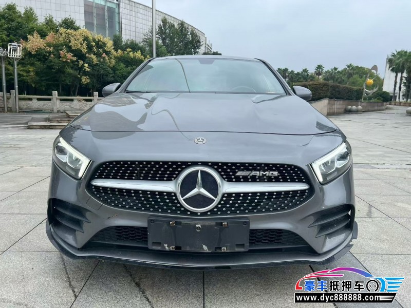 20年奔驰A轿车抵押车出售