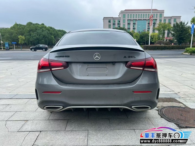 20年奔驰A轿车抵押车出售