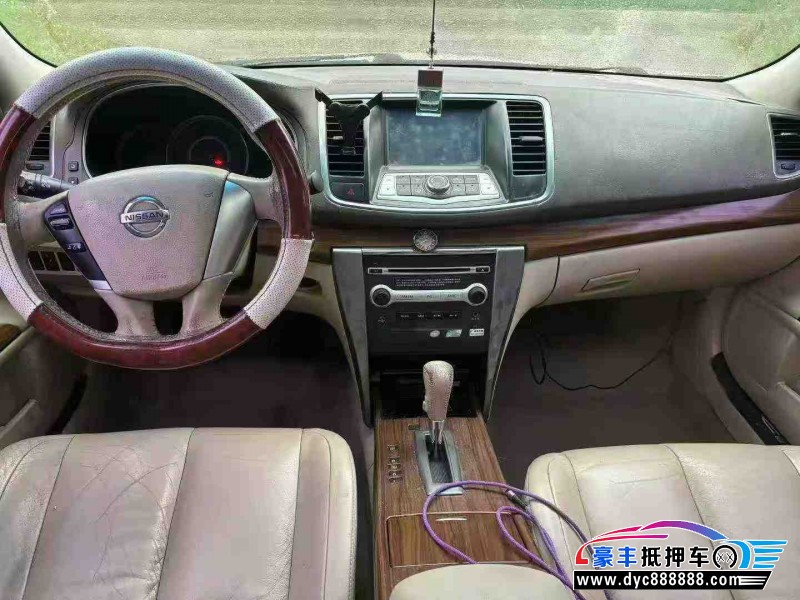 11年日产天籁轿车抵押车出售