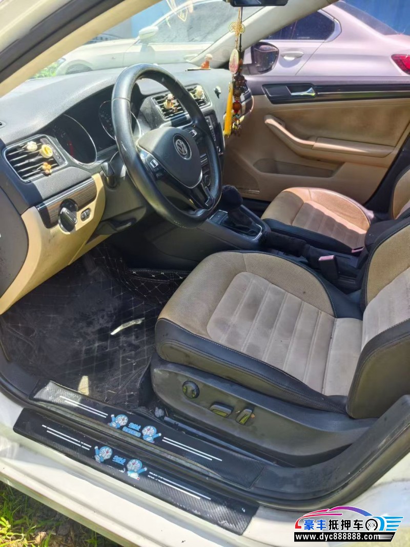 16年大众速腾轿车抵押车出售