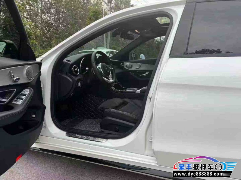 21年奔驰C轿车抵押车出售