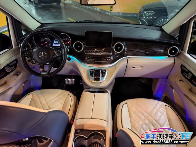 20年奔驰V轿车抵押车出售