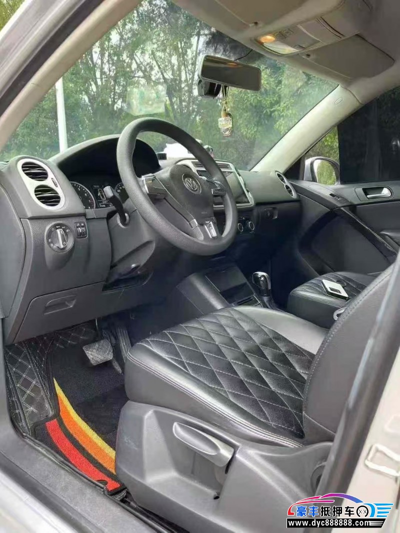 14年大众途观轿车抵押车出售