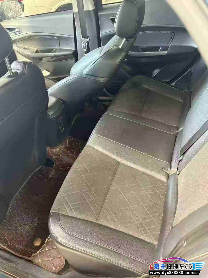 20年福特福睿斯轿车抵押车出售