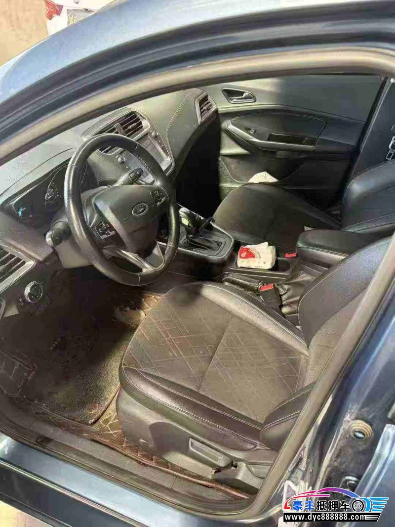 20年福特福睿斯轿车抵押车出售