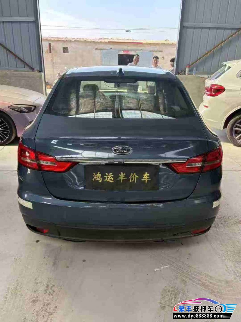 20年福特福睿斯轿车抵押车出售