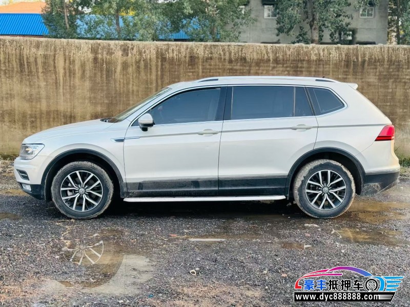 17年大众途观轿车抵押车出售