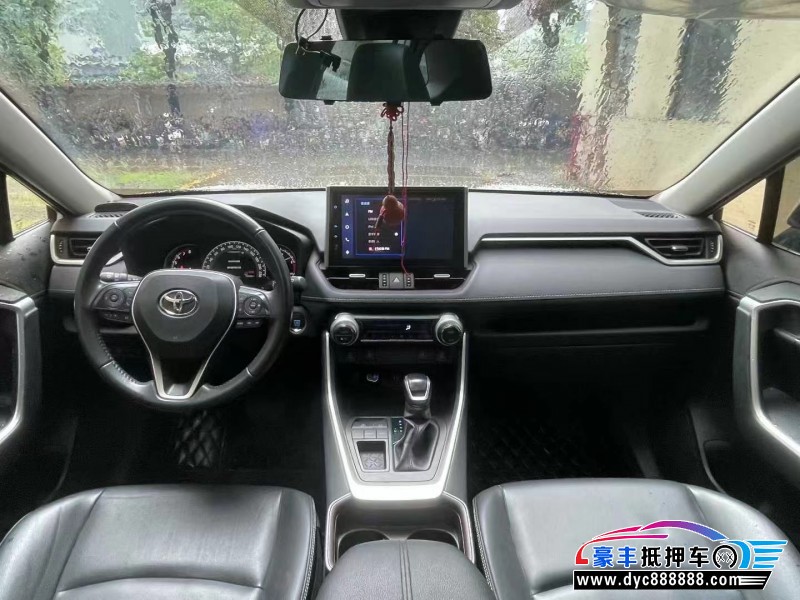 21年丰田RAV4轿车抵押车出售