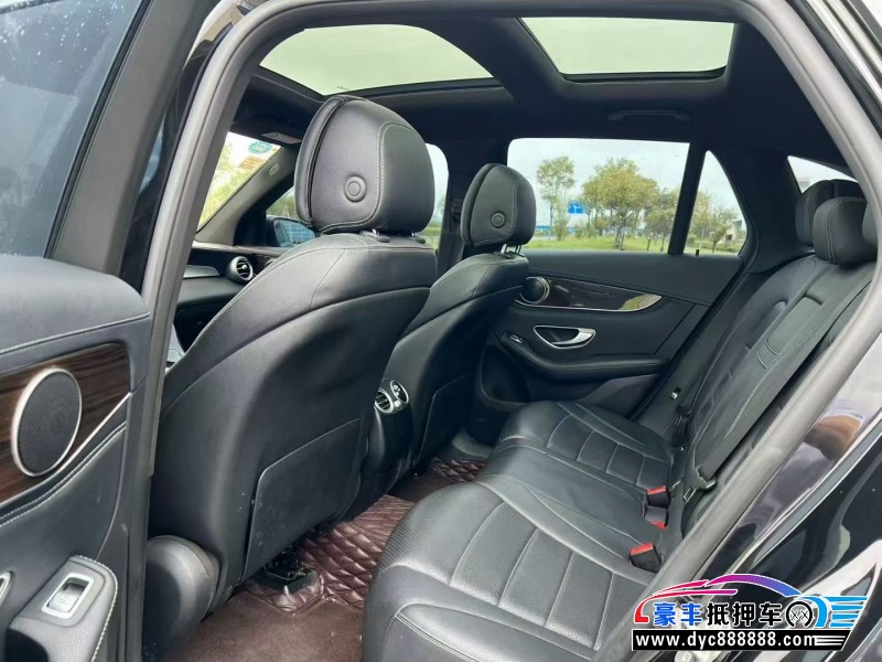 18年奔驰GLC轿车抵押车出售